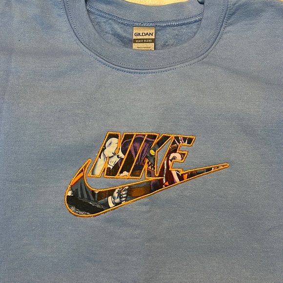 Embroidered Nike design light blue sweatshirt - Picture 2 of 3